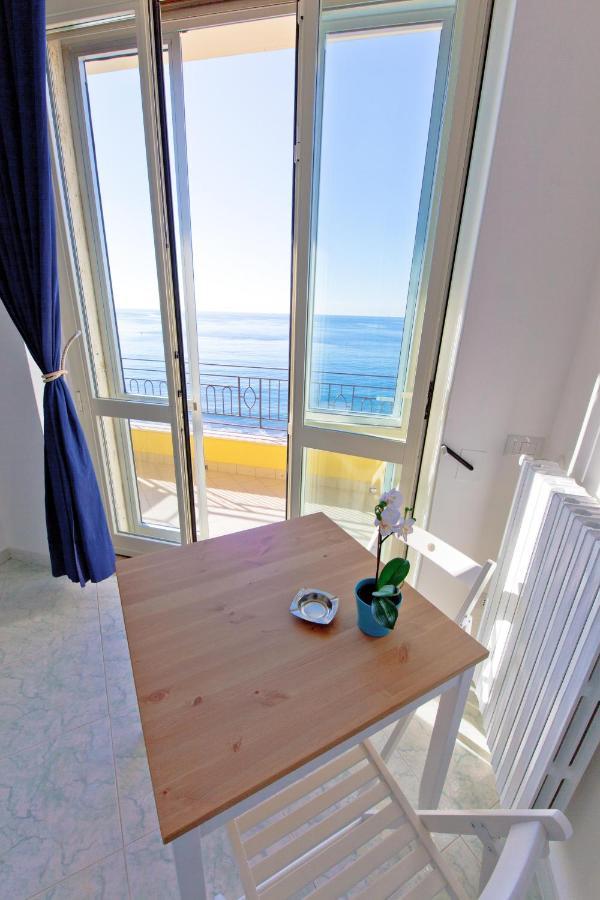 On The Beach Sea-View&Kitchen In Room Salerno Kültér fotó