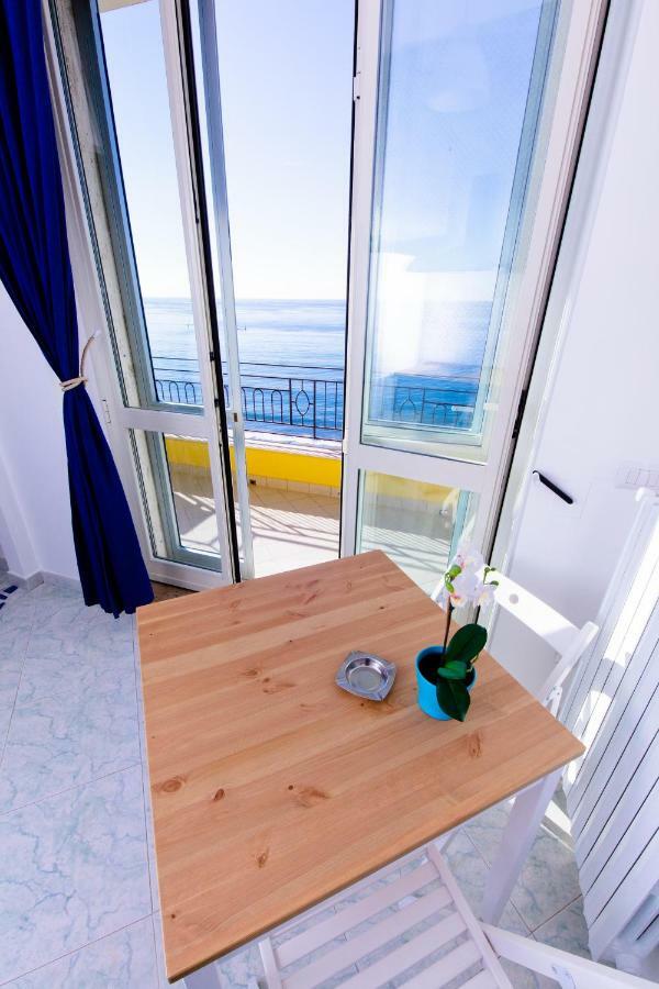 On The Beach Sea-View&Kitchen In Room Salerno Kültér fotó